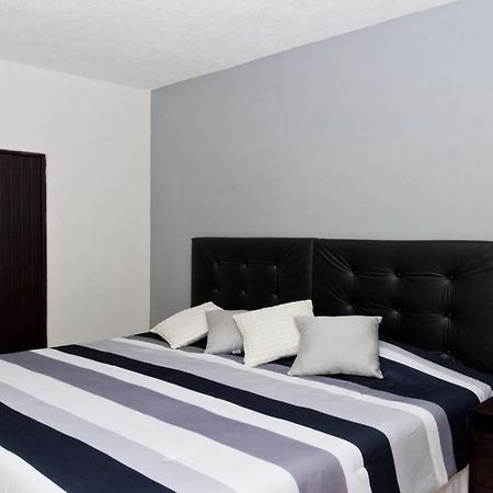 Econosuites Монтеррей Екстер'єр фото